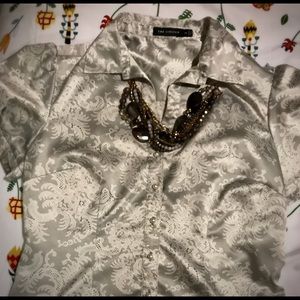 The Limited Button Down Shirt 😻🌹